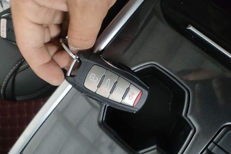 Used Haval H6 2021 Sport Edition 1.5T Automatic Elite Smart Connectivity Model U-Shape Grille Vehicle Key