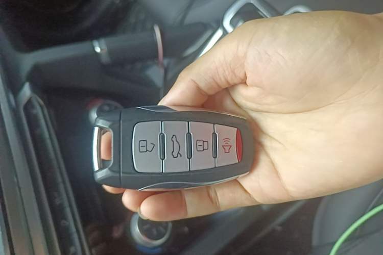 Used Haval H6 2021 Sport Edition 1.5T Automatic Elite Smart Connectivity Model with Hexagonal Grille Vehicle Key