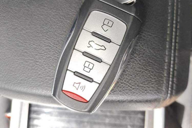 Used Haval H6 2021 Sport Edition 1.5T Automatic Elite Smart Connectivity Model with Hexagonal Grille Vehicle Key