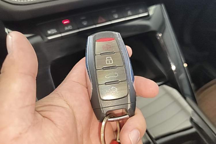 Used Haval H6 2021 3rd Generation 1.5T Automatic Two-Wheel Drive Pro Vehicle Key