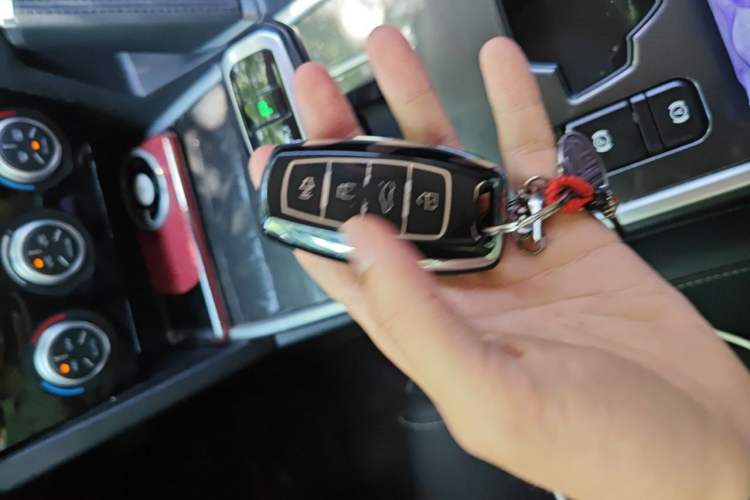 Used Haval H6 2021 Sport Edition 1.5T Automatic Elite Smart Connectivity Model U-Shape Grille Vehicle Key