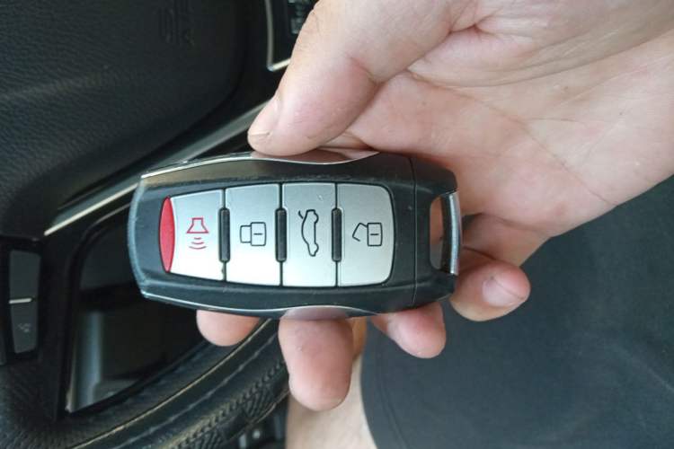 Used Haval H6 2021 Sport Edition 1.5T Automatic Elite Smart Connectivity Model with Hexagonal Grille Vehicle Key