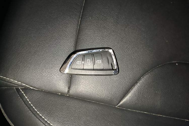 Used Haval H6 2021 Sport Edition 1.5T Automatic Elite Smart Connectivity Model with Hexagonal Grille Vehicle Key