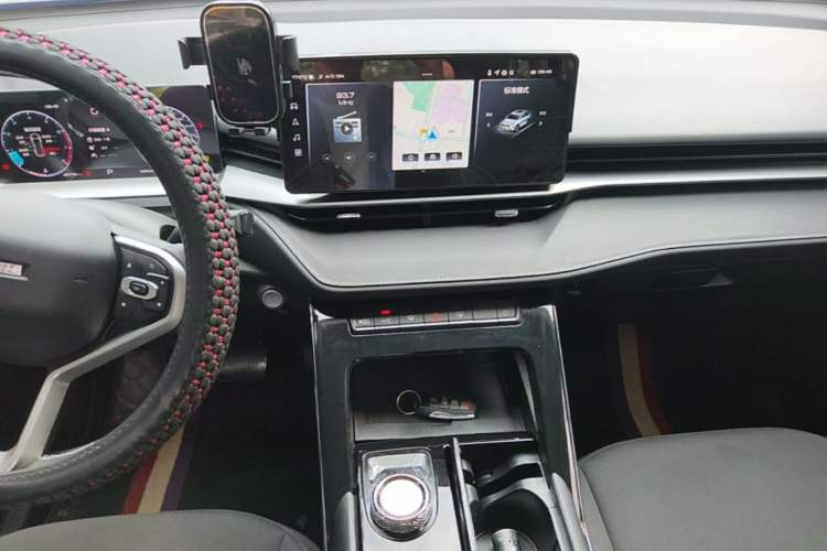 Used Haval H6 2022 3rd Generation 1.5T Automatic Two-Wheel Drive Plus Audio And AC Panel