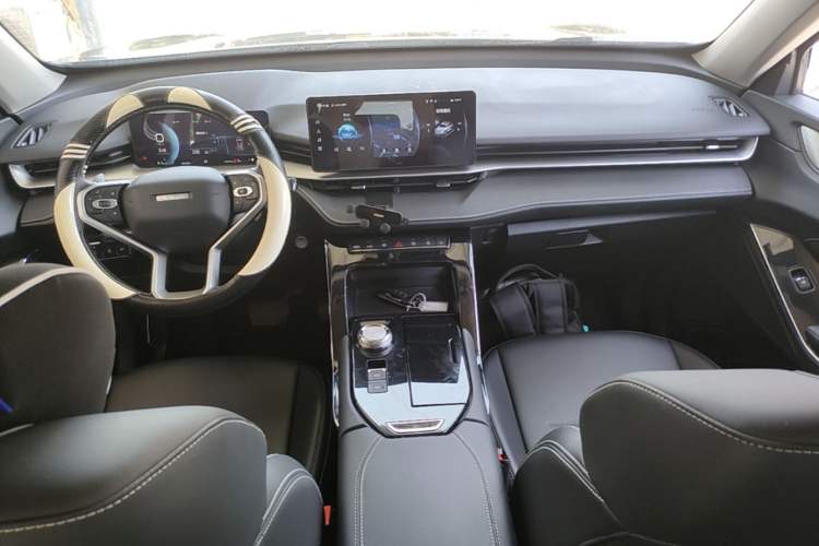 Used Haval H6 2022 3rd Generation 1.5T Automatic Two-Wheel Drive Pro Center Console