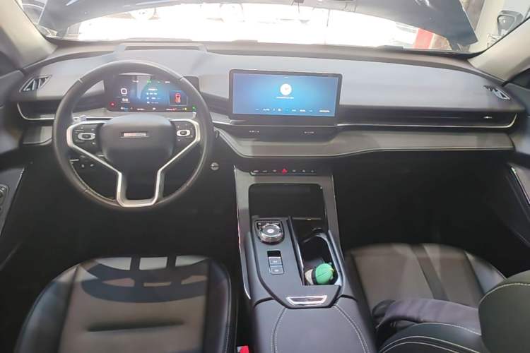 Used Haval H6 2022 3rd Generation 1.5T Automatic Two-Wheel Drive Max Center Console