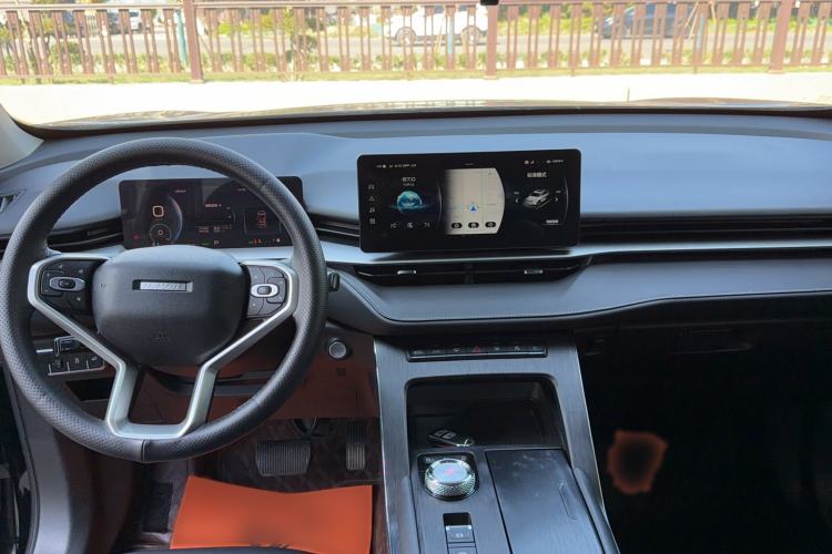 Used Haval H6 2022 Third Generation 1.5T DHT Center Console