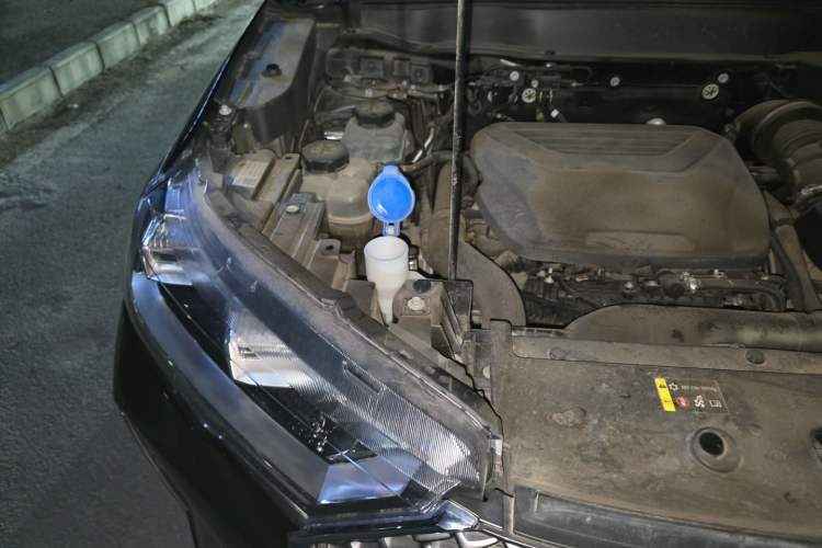 Used Haval H6 2022 Third Generation 1.5T DHT Engine Bay Right