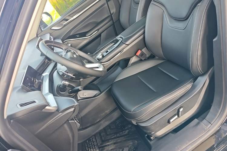 Used Haval H6 2022 3rd Generation 1.5T Automatic Two-Wheel Drive Max Left Front Seat