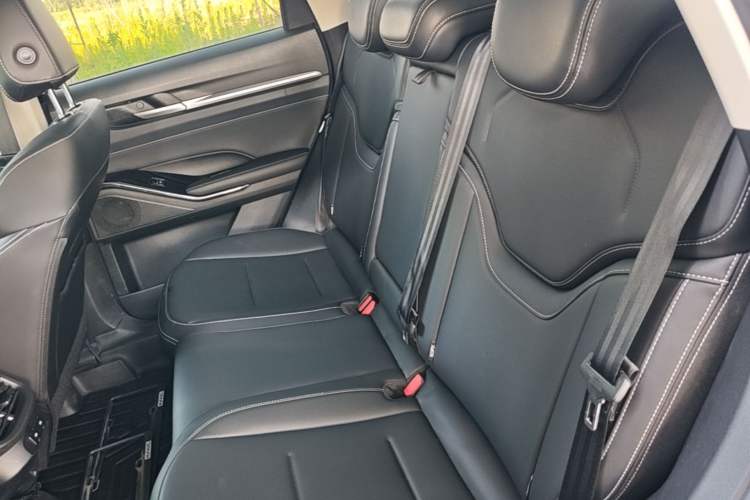Used Haval H6 2022 3rd Generation 1.5T Automatic Two-Wheel Drive Max Left Rear Seat