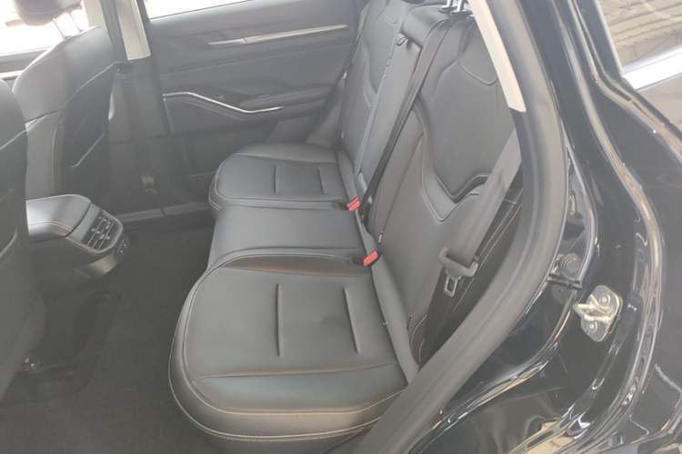 Used Haval H6 2022 3rd Generation 1.5T Automatic Two-Wheel Drive Pro Left Rear Seat