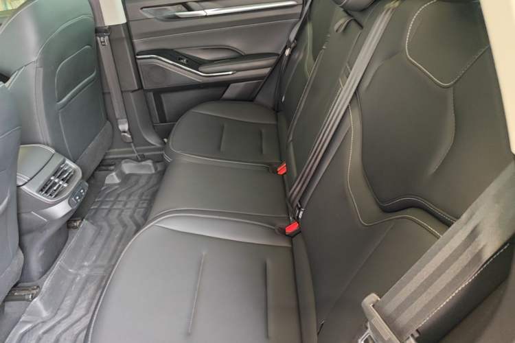 Used Haval H6 2022 3rd Generation 1.5T Automatic Two-Wheel Drive Max Left Rear Seat