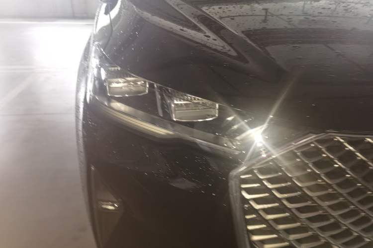 Used Haval H6 2022 3rd Generation 1.5T Automatic Two-Wheel Drive Max Right Front Headlight