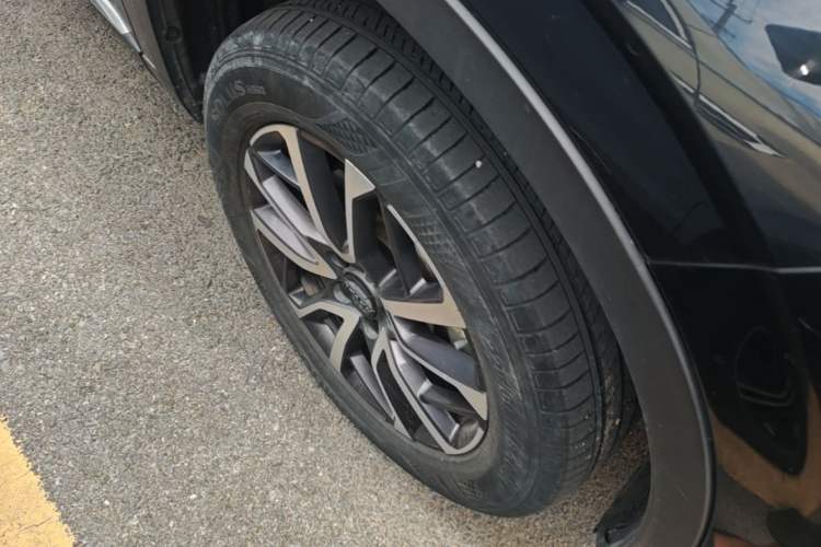 Used Haval H6 2022 3rd Generation 1.5T Automatic Two-Wheel Drive Pro Right Front Wheel Hub
