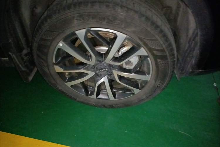Used Haval H6 2022 3rd Generation 1.5T Automatic Two-Wheel Drive Max Right Front Wheel Hub