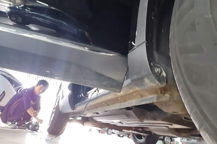 Used Haval H6 2022 Third Generation 1.5T DHT Right Side Sill