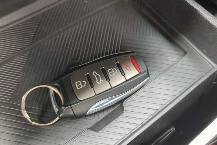 Used Haval H6 2022 3rd Generation 1.5T Automatic Two-Wheel Drive Plus Vehicle Key