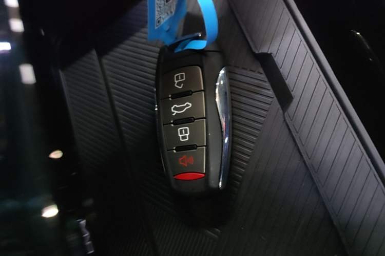 Used Haval H6 2022 3rd Generation 1.5T Automatic Two-Wheel Drive Pro Vehicle Key