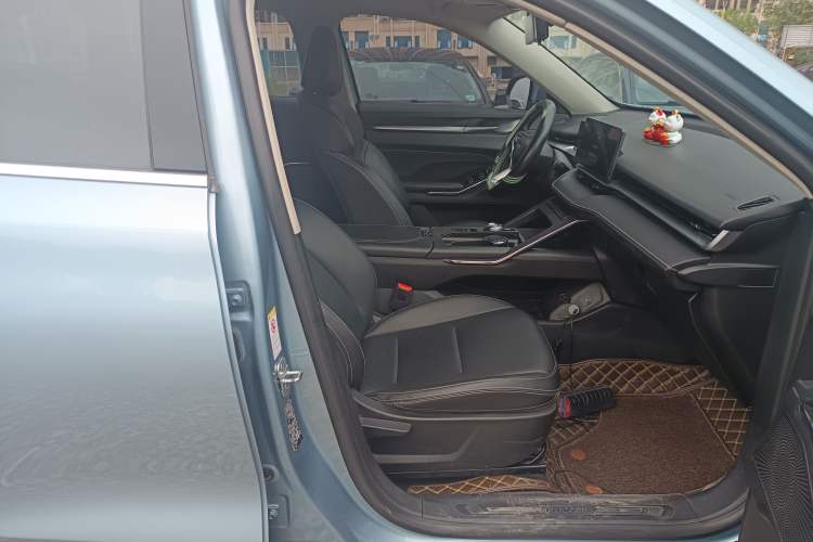 Used Haval H6 2022 Third Generation 1.5T DHT Interior 4