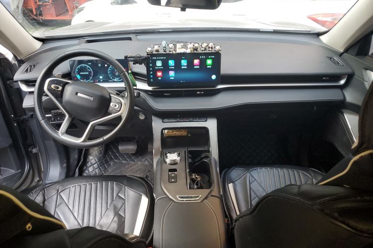 Used Haval H6 2022 3rd Generation 1.5T Automatic Two-Wheel Drive Max Center Console