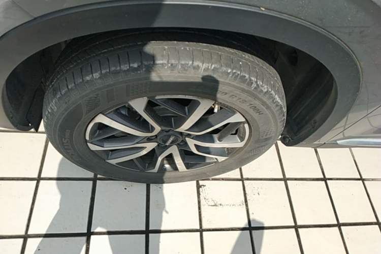 Used Haval H6 2022 3rd Generation 1.5T Automatic Two-Wheel Drive Pro Left Front Wheel Hub