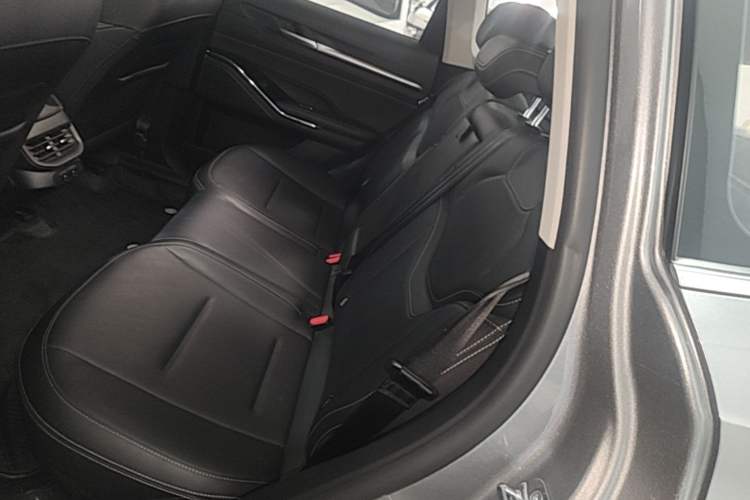 Used Haval H6 2022 3rd Generation 1.5T Automatic Two-Wheel Drive Max Left Rear Seat