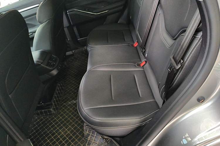 Used Haval H6 2022 3rd Generation 1.5T Automatic Two-Wheel Drive Max Left Rear Seat