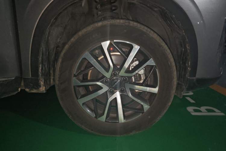 Used Haval H6 2022 3rd Generation 1.5T Automatic Two-Wheel Drive Max Right Front Wheel Hub