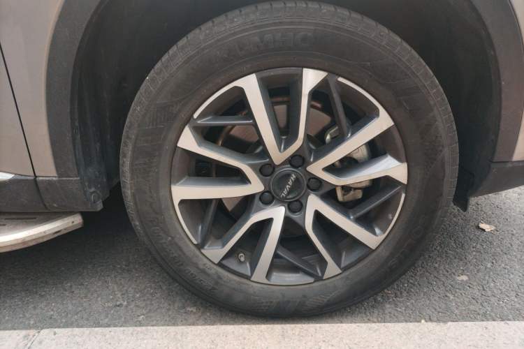 Used Haval H6 2022 3rd Generation 1.5T Automatic Two-Wheel Drive Max Right Front Wheel Hub