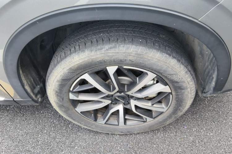 Used Haval H6 2022 3rd Generation 1.5T Automatic Two-Wheel Drive Max Right Front Wheel Hub