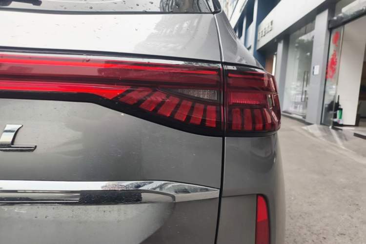 Used Haval H6 2022 3rd Generation 1.5T Automatic Two-Wheel Drive Pro Right Rear Taillight