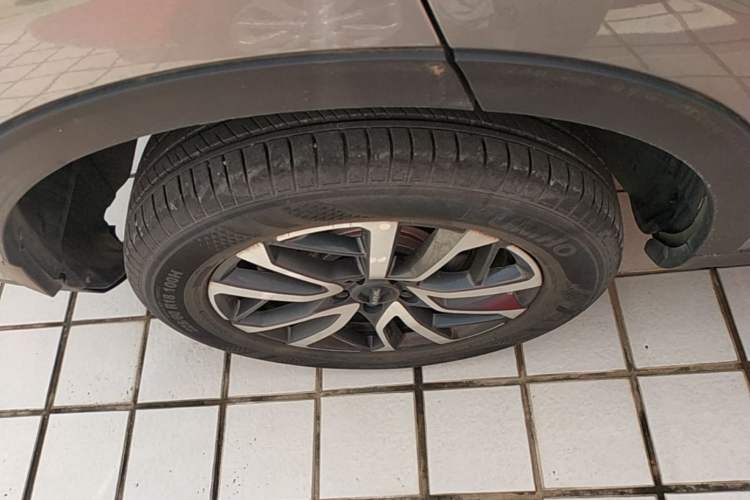 Used Haval H6 2022 3rd Generation 1.5T Automatic Two-Wheel Drive Pro Right Rear Wheel Hub