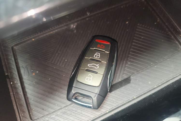 Used Haval H6 2022 3rd Generation 1.5T Automatic Two-Wheel Drive Pro Vehicle Key