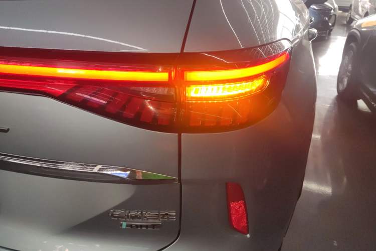 Used Haval H6 2022 Third Generation 1.5T DHT Right Rear Taillight