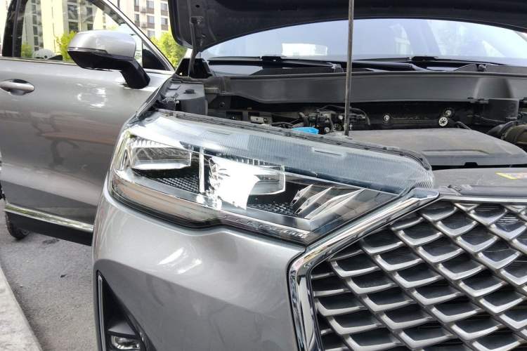 Used Haval H6 2022 3rd Generation 1.5T Automatic Two-Wheel Drive Max Right Front Headlight