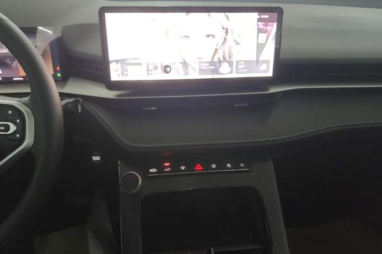 Used Haval H6 2022 3rd Generation 1.5T Automatic Two-Wheel Drive Max Audio And AC Panel
