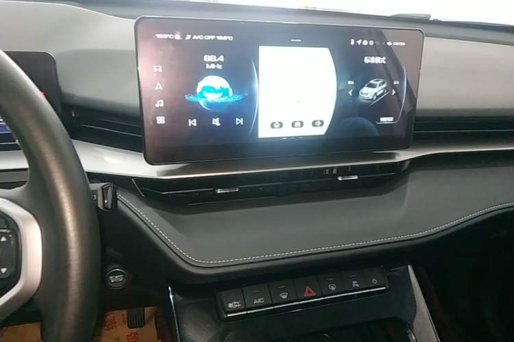 Used Haval H6 2022 3rd Generation 1.5T Automatic Two-Wheel Drive Max Audio And AC Panel