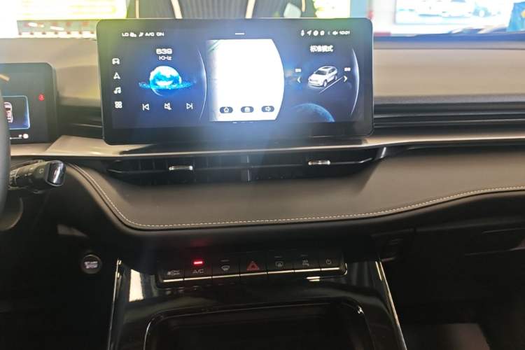 Used Haval H6 2022 3rd Generation 1.5T Automatic Two-Wheel Drive Pro Audio And AC Panel