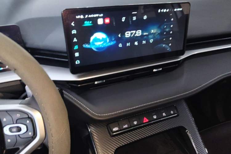 Used Haval H6 2022 3rd Generation 1.5T Automatic Two-Wheel Drive Max Audio And AC Panel
