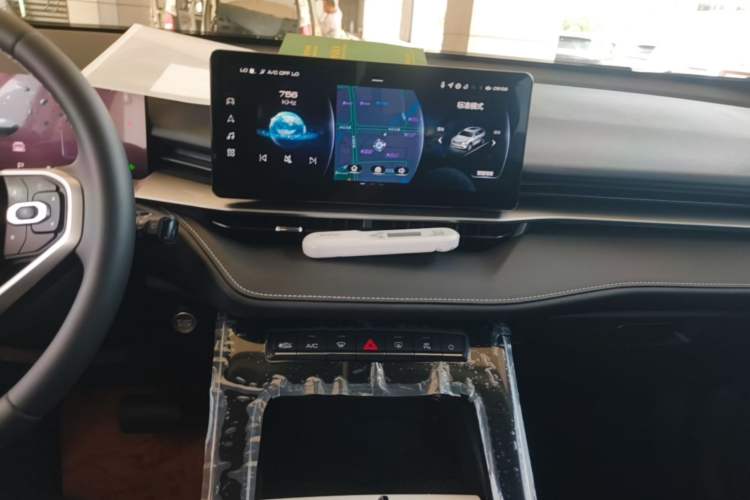 Used Haval H6 2022 3rd Generation 1.5T Automatic Two-Wheel Drive Max Audio And AC Panel