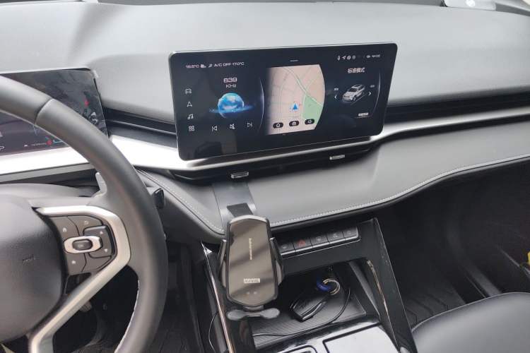 Used Haval H6 2022 3rd Generation 1.5T Automatic Two-Wheel Drive Max Audio And AC Panel