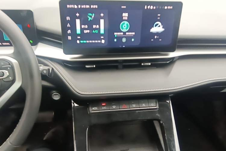 Used Haval H6 2022 3rd Generation 1.5T Automatic Two-Wheel Drive Max Audio And AC Panel