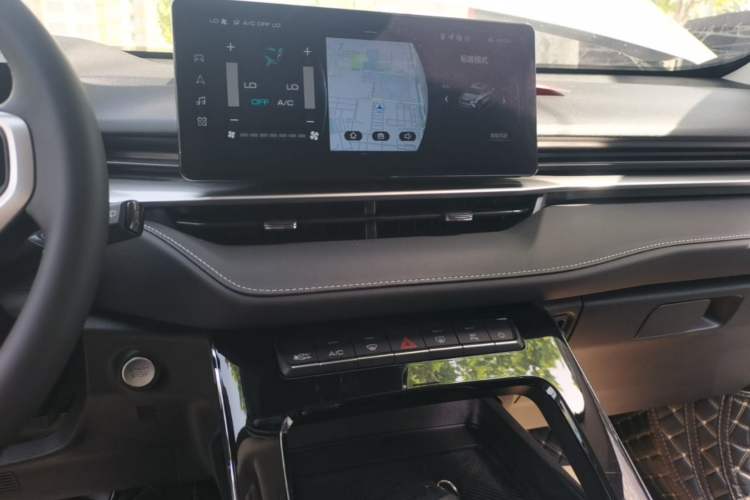 Used Haval H6 2022 3rd Generation 1.5T Automatic Two-Wheel Drive Max Audio And AC Panel