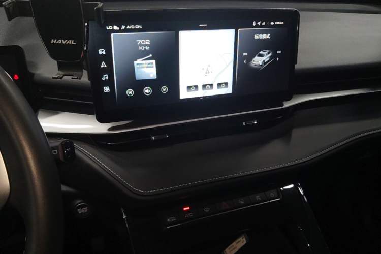 Used Haval H6 2022 3rd Generation 1.5T Automatic Two-Wheel Drive Pro Audio And AC Panel
