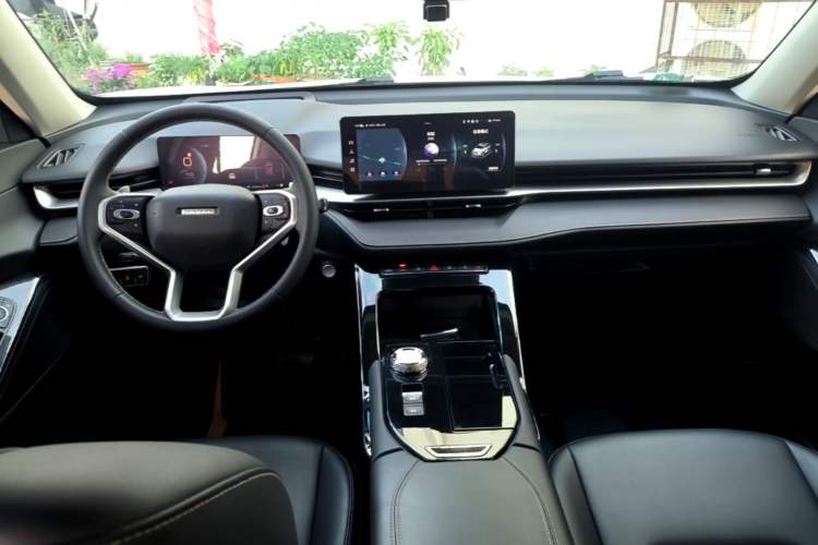Used Haval H6 2022 3rd Generation 1.5T Automatic Two-Wheel Drive Max Center Console
