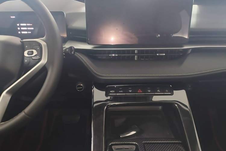 Used Haval H6 2022 3rd Generation 1.5T Automatic Two-Wheel Drive Max Center Console