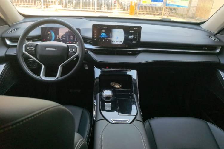 Used Haval H6 2022 3rd Generation 1.5T Automatic Two-Wheel Drive Max Center Console