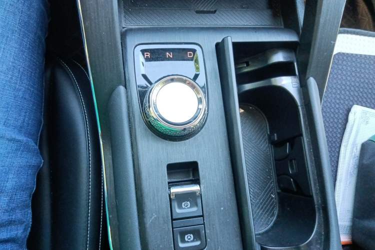 Used Haval H6 2022 Third Generation 1.5T DHT Gear Lever