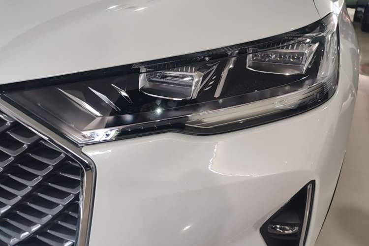 Used Haval H6 2022 3rd Generation 1.5T Automatic Two-Wheel Drive Max Left Front Headlight