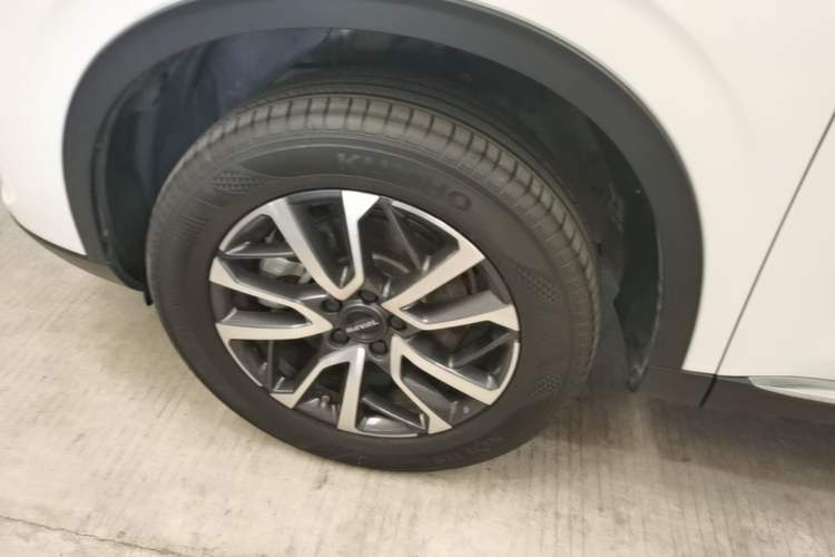 Used Haval H6 2022 3rd Generation 1.5T Automatic Two-Wheel Drive Pro Left Front Wheel Hub